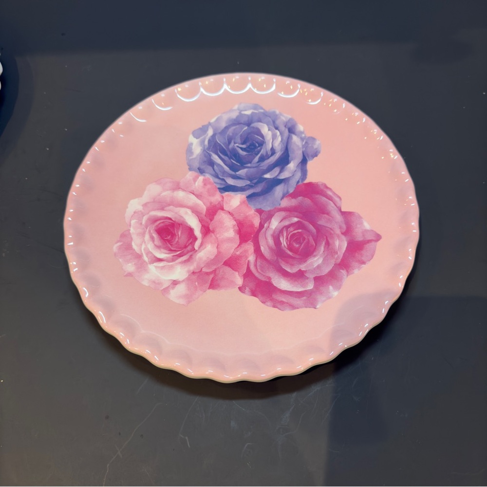 Jolie Fleur Set of 4 Roses 9” Melamine Luncheon Fluted Edge Plates Spring New - Picture 5 of 9